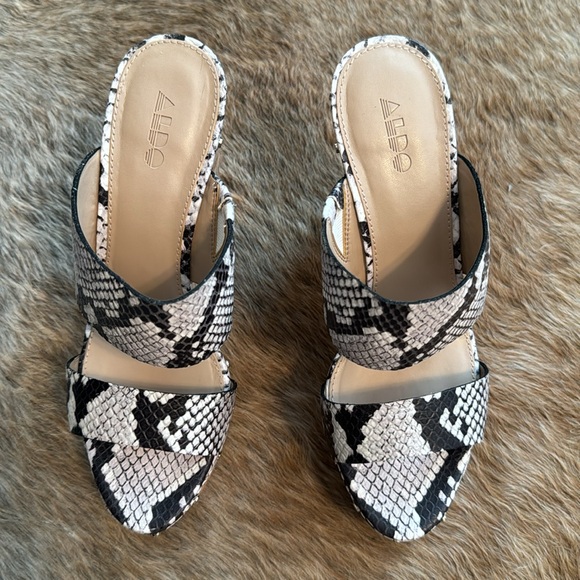 ALDO Wedges - Picture 2 of 12